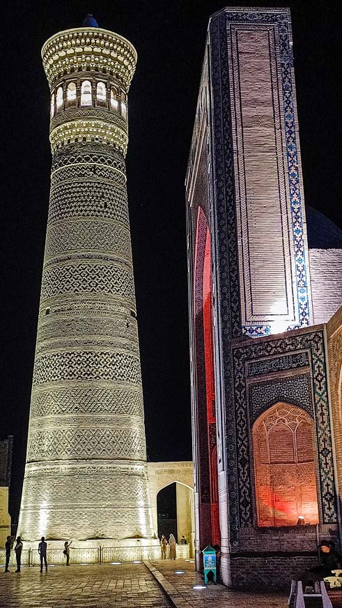 Gran_minarete_kalon_bukhara